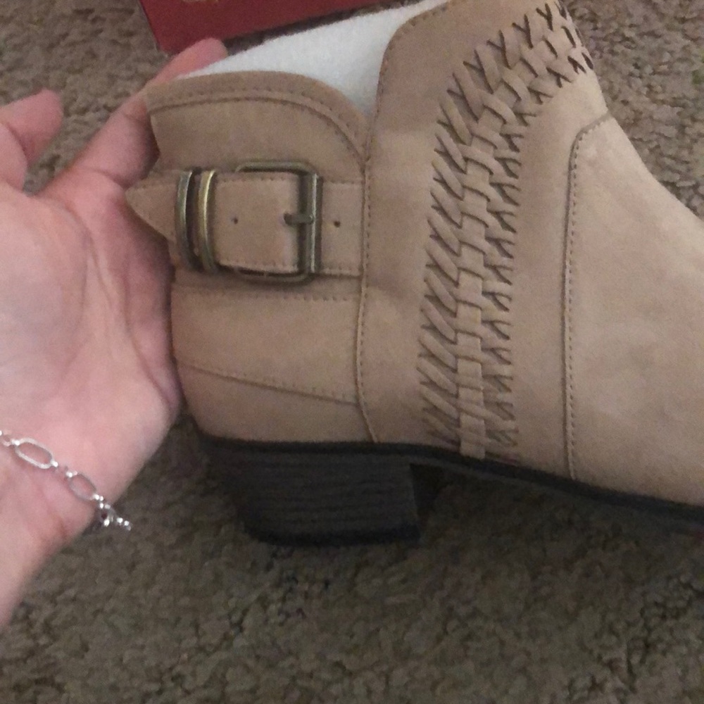 American Rag Booties - Picture 4 of 8